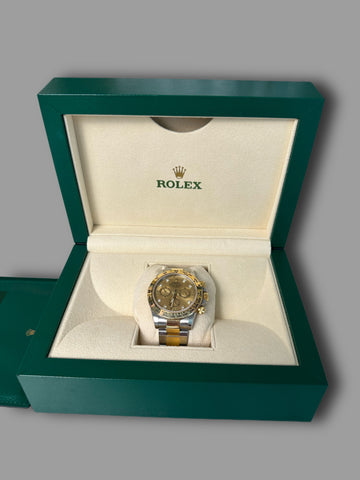 ROLEX OYSTER PERPETUAL COSMOGRAPH DAYTONA CHAMPAGNE DIAL 8 DIAMONDS